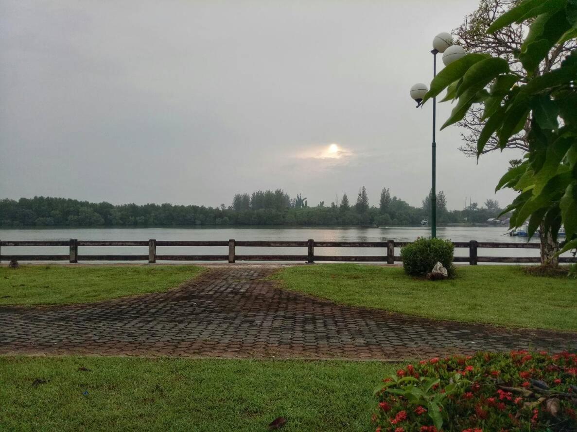 The Tara River Bed & Breakfast Krabi town